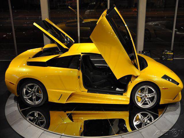 2007_Lamborghini_Murcielago_LP640_Yellow